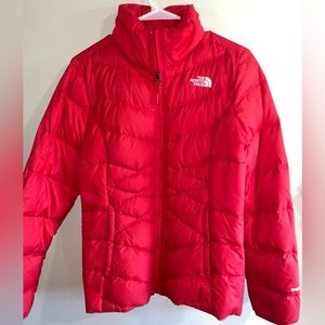 Women’s North Face Jacket. Barely worn. Practically brand new. Size Medium.